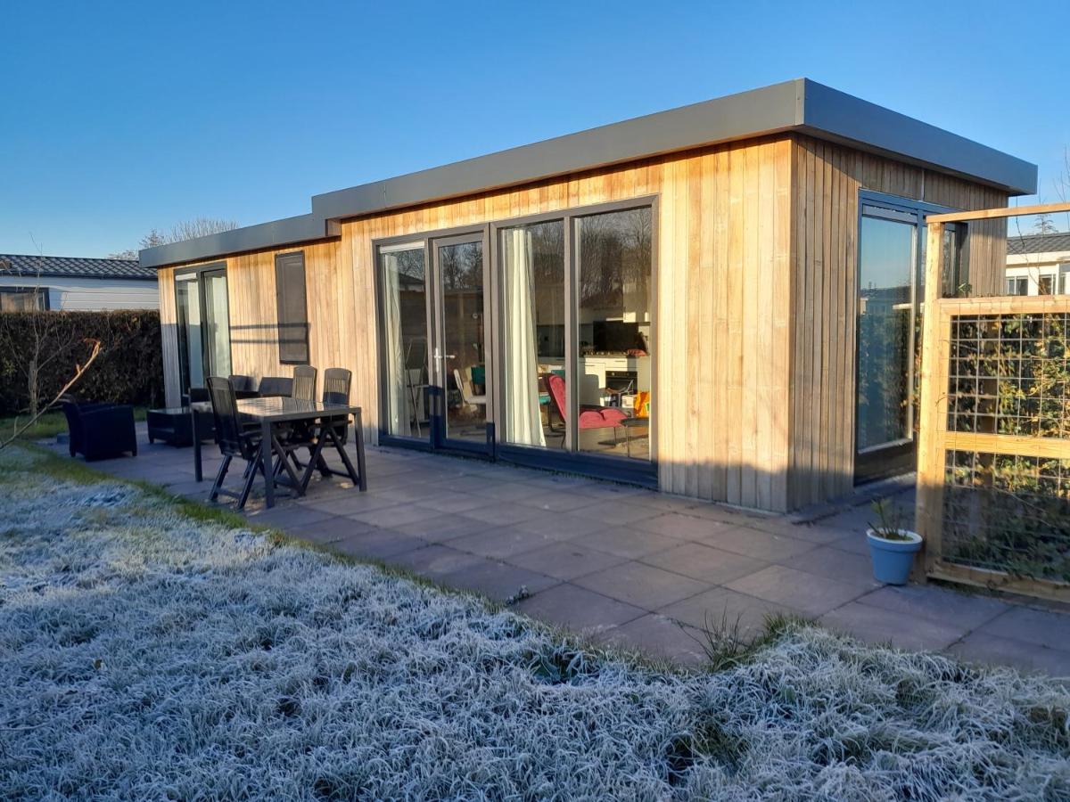 Luxe 5 Persoons Bungalow Op Rustig Vakantiepark Nabij Leeuwarden Dronrijp 外观 照片