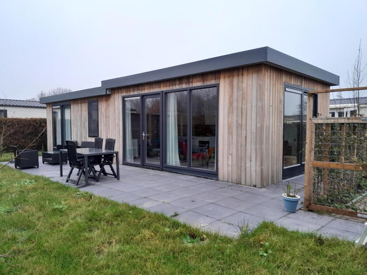 Luxe 5 Persoons Bungalow Op Rustig Vakantiepark Nabij Leeuwarden Dronrijp 外观 照片