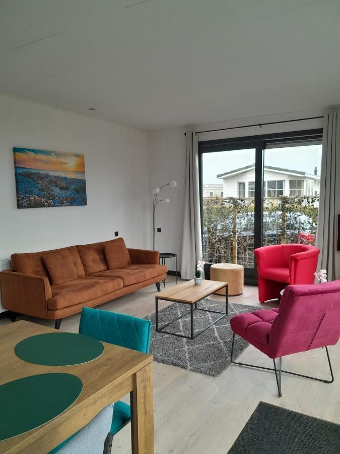 Luxe 5 Persoons Bungalow Op Rustig Vakantiepark Nabij Leeuwarden Dronrijp 外观 照片