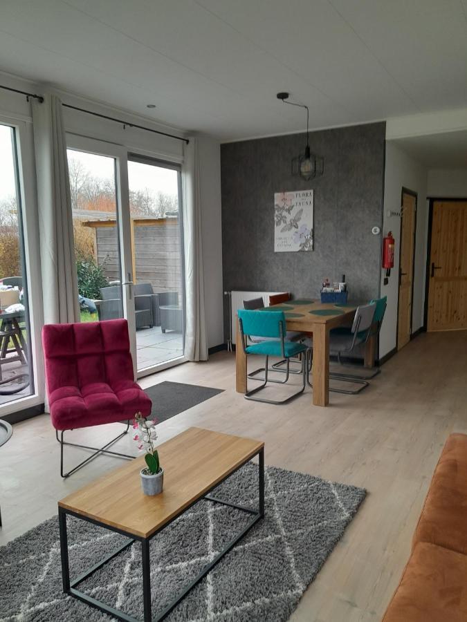 Luxe 5 Persoons Bungalow Op Rustig Vakantiepark Nabij Leeuwarden Dronrijp 外观 照片