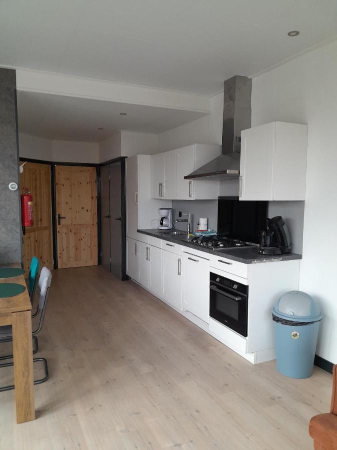 Luxe 5 Persoons Bungalow Op Rustig Vakantiepark Nabij Leeuwarden Dronrijp 外观 照片