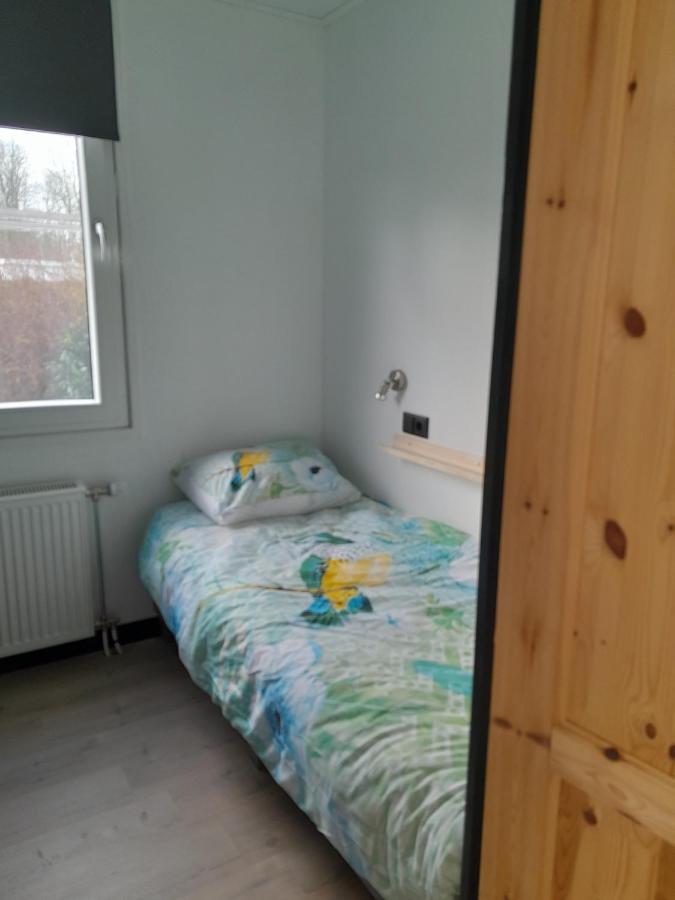 Luxe 5 Persoons Bungalow Op Rustig Vakantiepark Nabij Leeuwarden Dronrijp 外观 照片