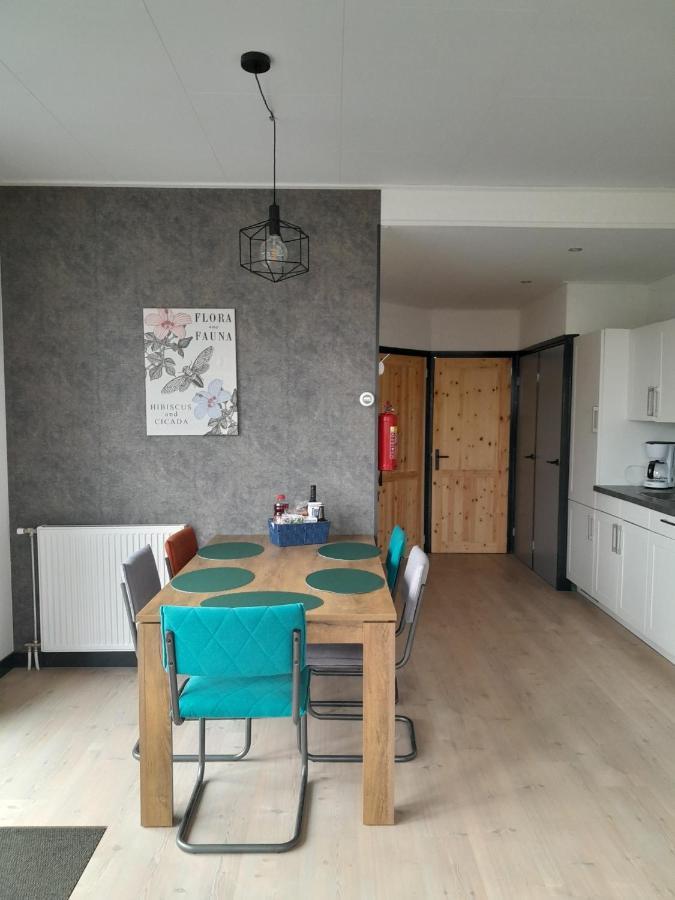 Luxe 5 Persoons Bungalow Op Rustig Vakantiepark Nabij Leeuwarden Dronrijp 外观 照片